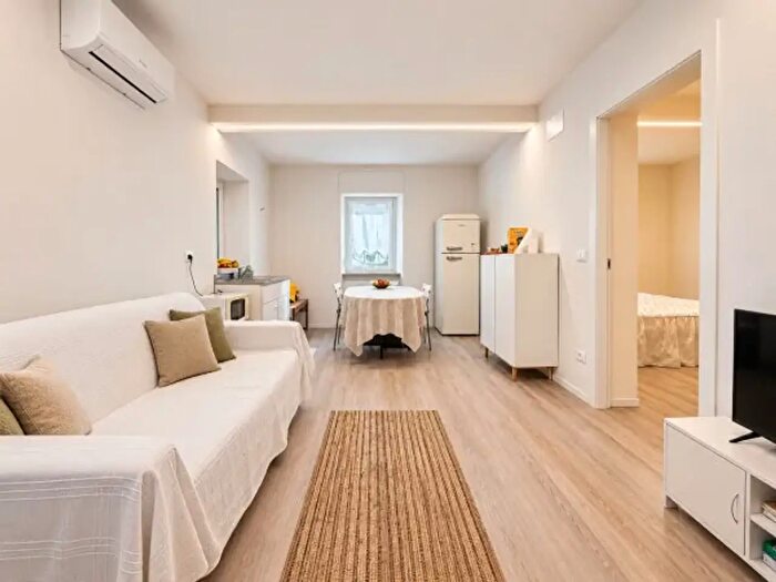 Appartamento trilocale in vendita in Via Emilio Vecchia, Varazze
