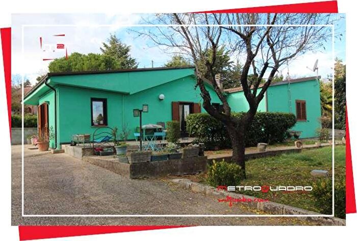 Casa con 6 locali in vendita in Potenza