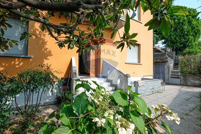 Casa trilocale in vendita in Brembate