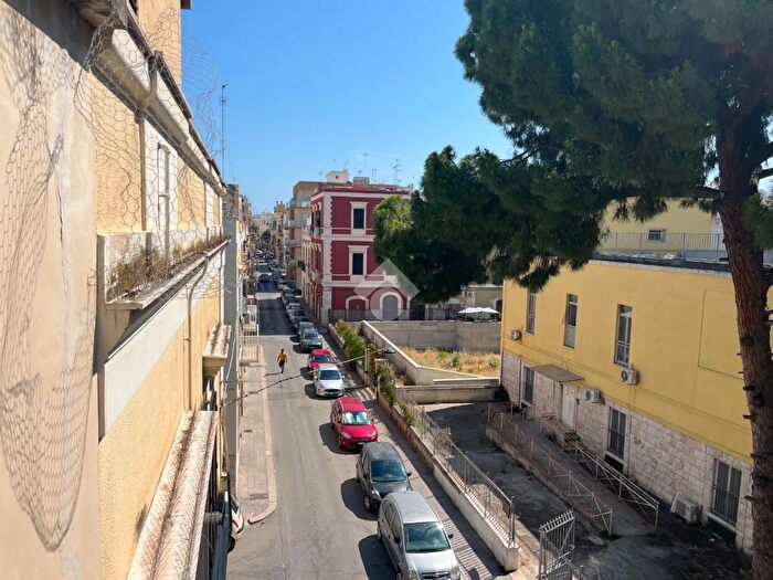 Casa con 5 locali in vendita in Via Marsala, Trani