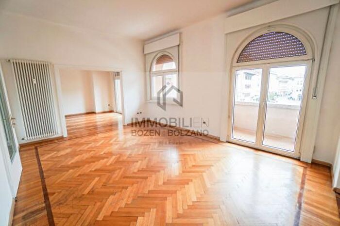 Appartamento con 5 locali in affitto in Piazza Domenicani, Bolzano