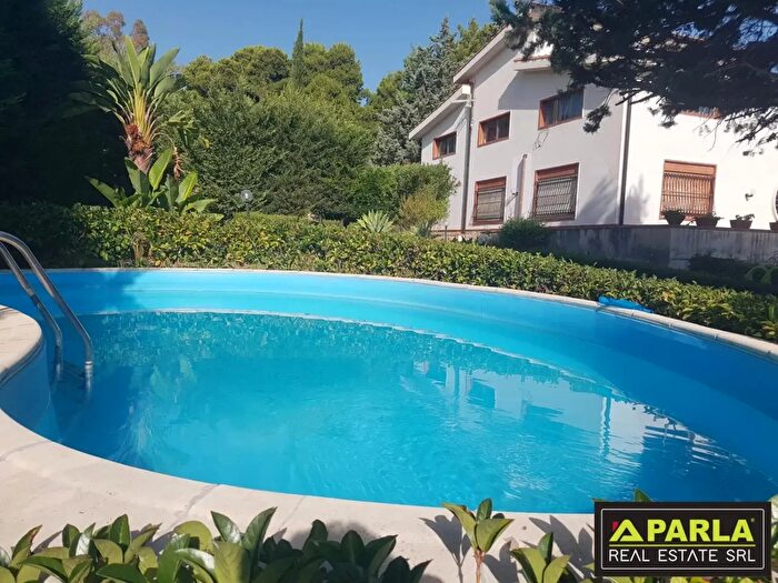 Casa con 11 locali in vendita in Misilmeri