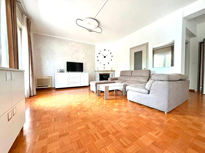 Appartamento trilocale in affitto in Lungolago Cesare Battisti, Desenzanino, Desenzano del Garda