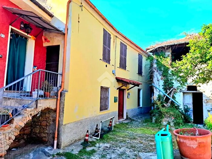 Appartamento bilocale in vendita in Via Ughi, Diano San Pietro