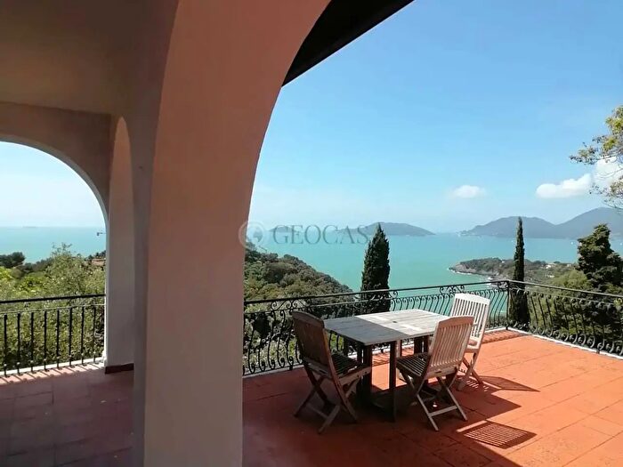 Casa con 5 locali in affitto in Lerici