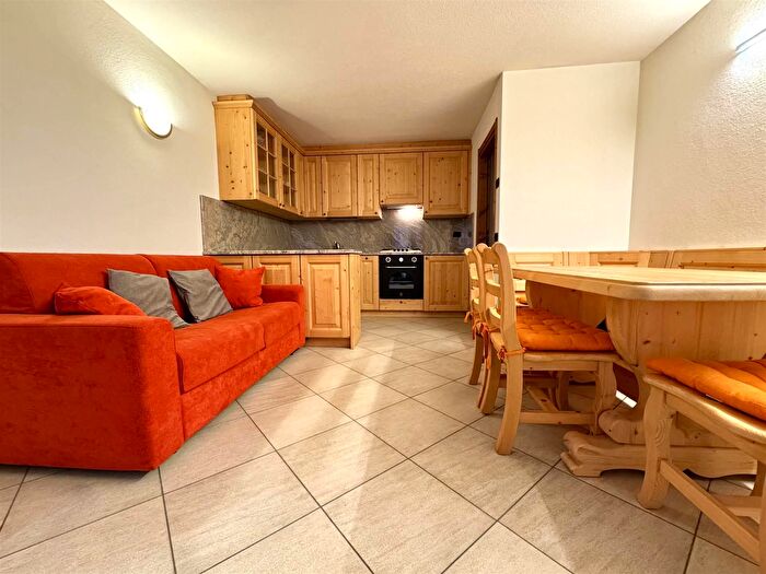 Appartamento bilocale in vendita in Via Corti, Campodolcino