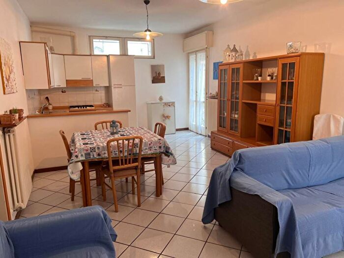 Appartamento trilocale in affitto in Viale Mario Angeloni, Cesenatico Levante, Cesenatico