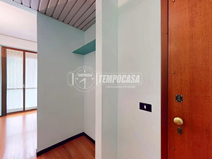 Appartamento trilocale in vendita in Via Teodorico, Milano