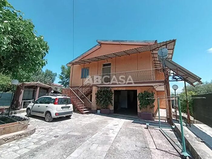 Casa in vendita in Via Colle Perino, Velletri
