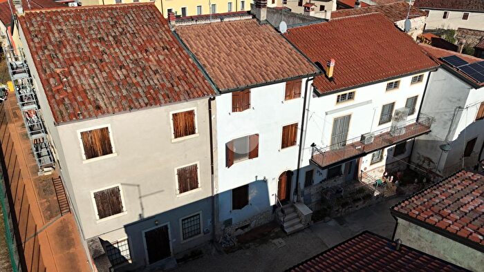 Casa con 5 locali in vendita in Via Salgaria, Caldiero