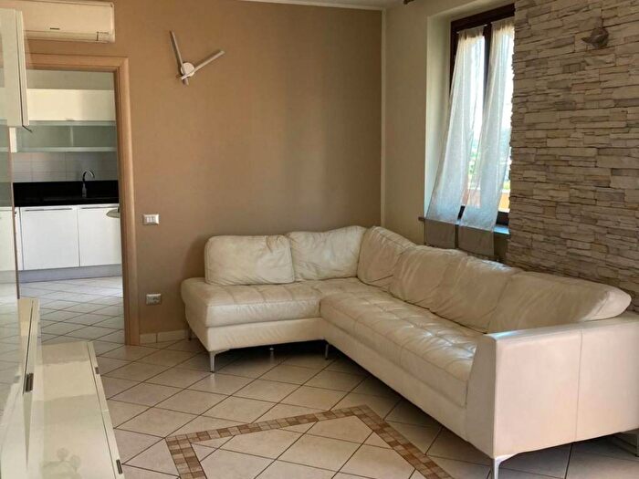 Appartamento trilocale in affitto in Via Leonardo da Vinci, Centro, Cavaria con Premezzo