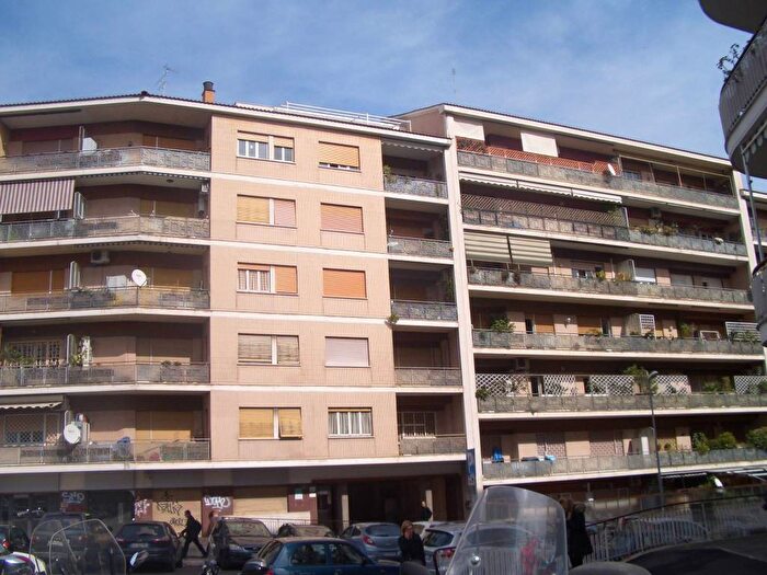 Appartamento quadrilocale in affitto in Via SantAgatone Papa, Gregorio VII Piccolomini, Roma