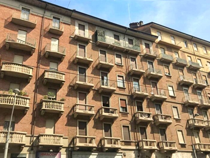 Appartamento bilocale in affitto in corso Giulio Cesare, Barriera di Milano, Torino
