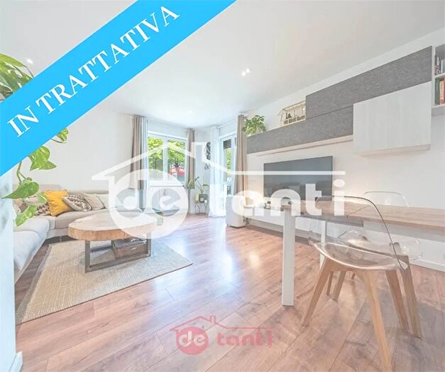 Appartamento con 6 locali in vendita in Strada Comunale dei Roganti Piuro So, Piuro