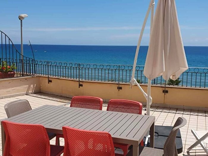 Appartamento trilocale in affitto in Via Concezione, Laigueglia