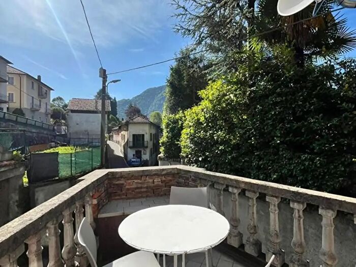Casa bilocale in vendita in Via Pianello, Dizzasco