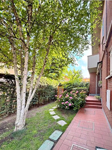 Casa con 7 locali in vendita in Strada Albareto, Modena