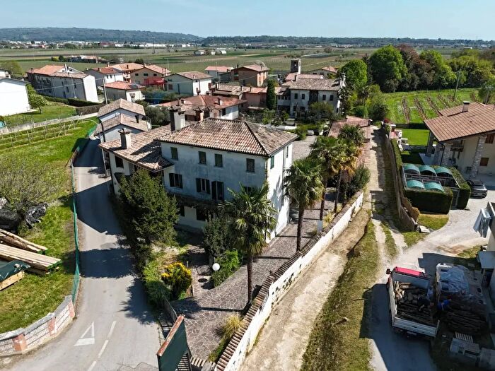 Casa con 5 locali in vendita in Via Sant'Andrea, Maser