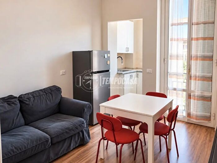 Appartamento trilocale in affitto in Via dell'Aprica, Milano