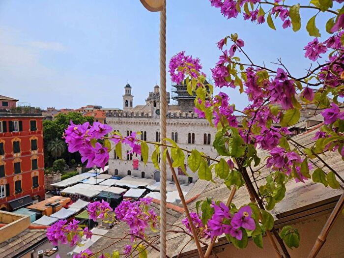 Casa trilocale in affitto in Via San Giovanni, Centro Storico, Chiavari