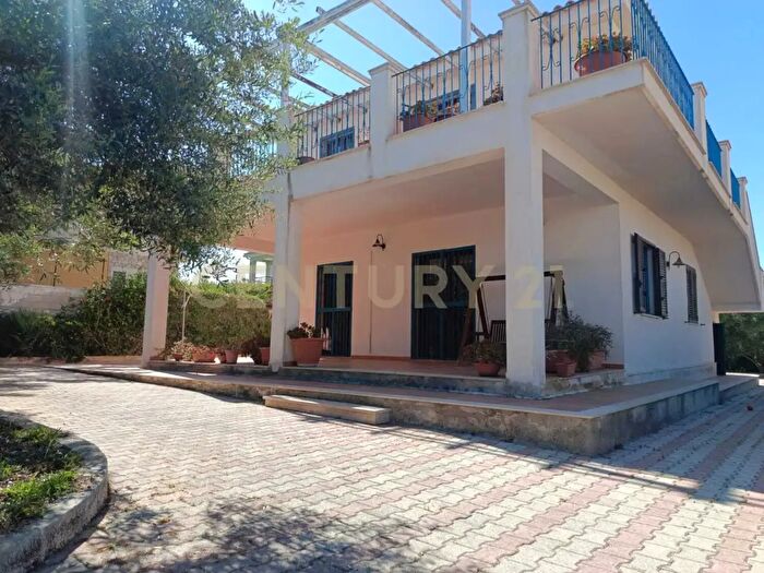 Casa con 6 locali in vendita in Viale Pozzo Antico, Noto