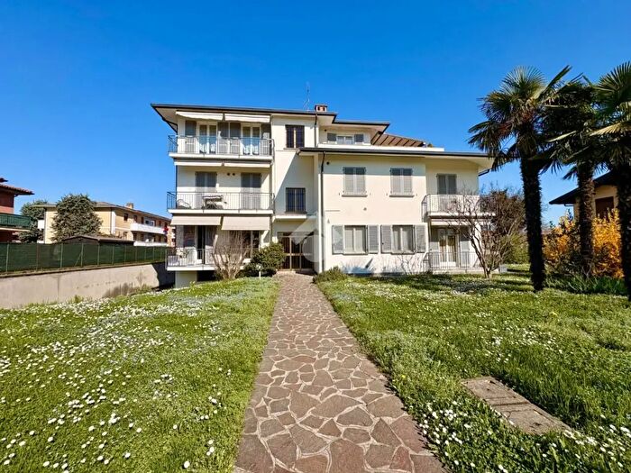 Appartamento trilocale in vendita in Via S Michele, Verdello