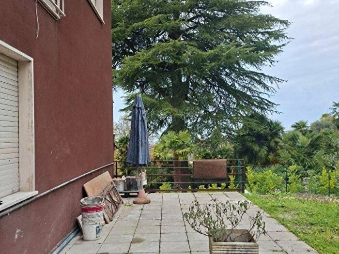 Appartamento trilocale in affitto in Laveno, LavenoMombello