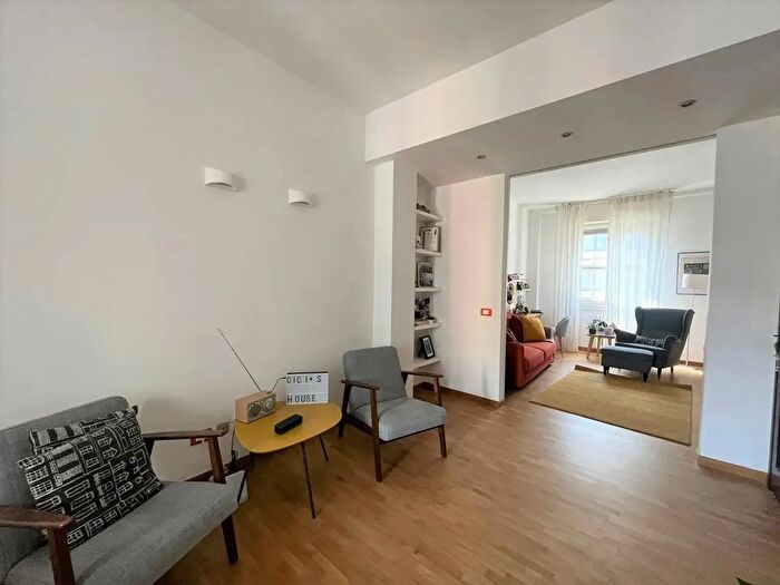 Appartamento trilocale in affitto in Via Marciano, Milano