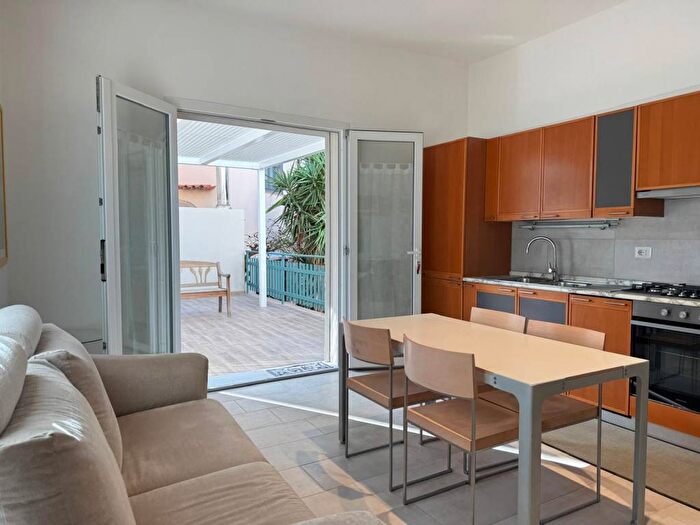 Appartamento trilocale in affitto in Via Castello, Centro, Muravera