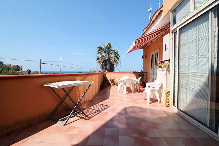 Casa con 7 locali in vendita in Via del Piombo, Siracusa