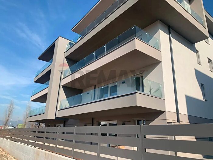 Appartamento quadrilocale in vendita in Via Bastone, Dalmine