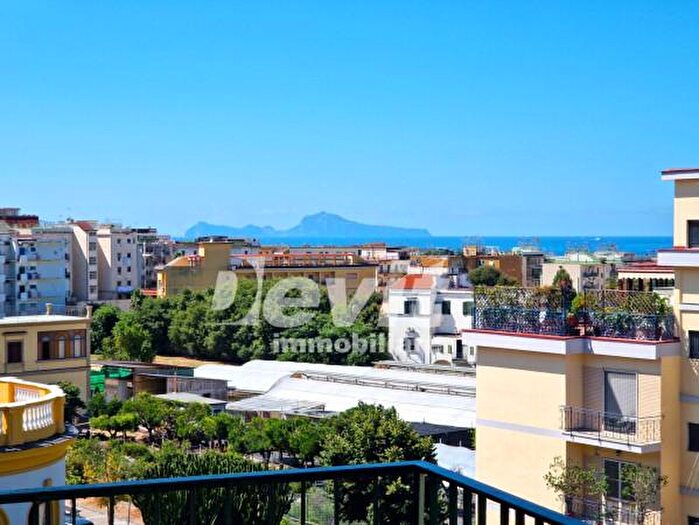 Appartamento con 5 locali in affitto in Via Armando Diaz, Portici