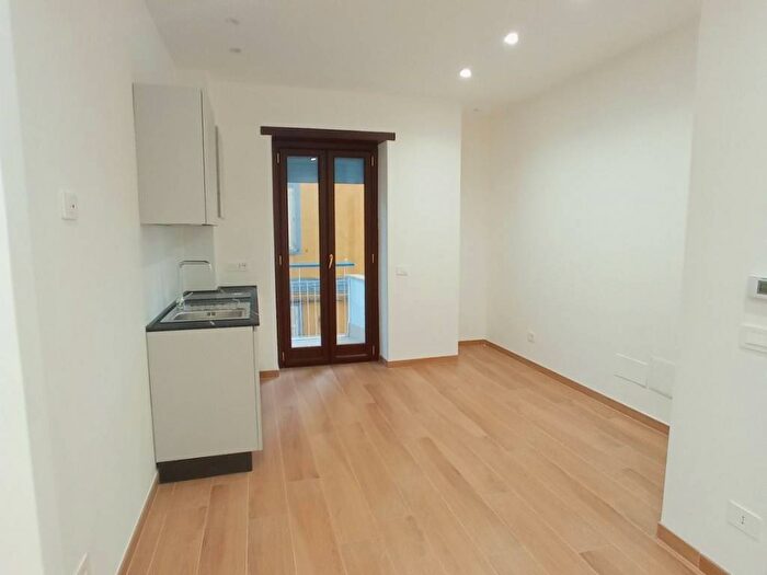 Appartamento bilocale in affitto in Via Eduardo Suarez, Piazza Canneto Salvator Rosa, Napoli