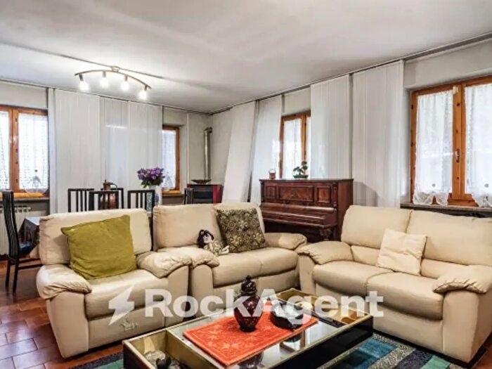 Casa con 6 locali in vendita in Via Eugenio Montale, Frascarolo