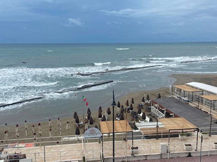 Appartamento quadrilocale in affitto in Via Porto Neroniano, Centro Storico, Anzio