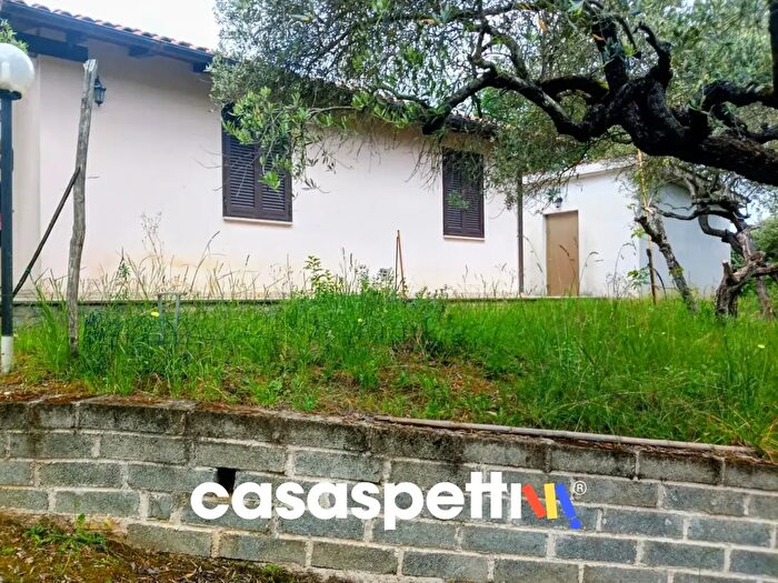 Casa bilocale in vendita in Strada di Fonte Zeppo, Palombara Sabina
