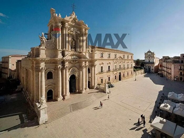Appartamento bilocale in vendita in Via Roma, Siracusa