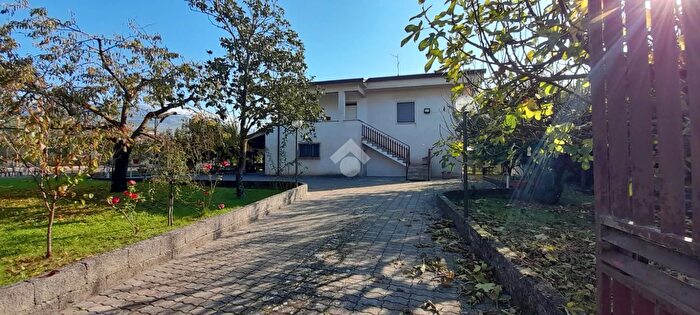 Casa quadrilocale in vendita in Via Scopigliette, Alatri