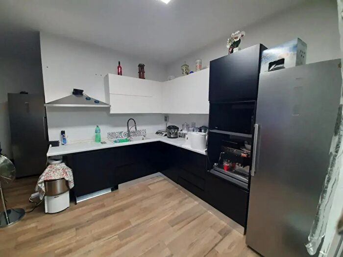 Appartamento trilocale in vendita in Via Vicolungo, Roma
