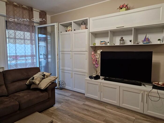 Appartamento con 7 locali in vendita in Via del Rio, Pesaro