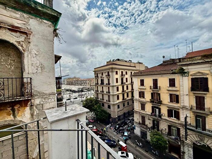 Appartamento monolocale in affitto in Vico Duchesca, Tribunali, Napoli