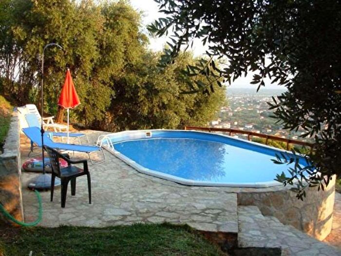 Casa con 5 locali in affitto in Seravezza