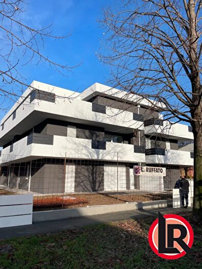 Appartamento con 5 locali in vendita in Piazza della Repubblica, Camisano Vicentino