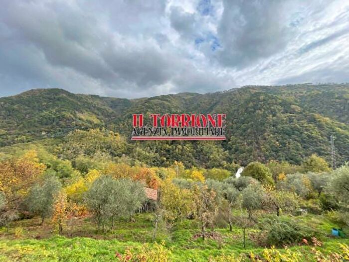 Casa bilocale in vendita in Via del Castello, Villa Basilica