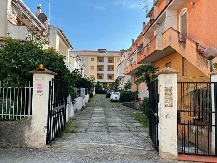 Appartamento trilocale in vendita in Viale Michelangelo, Scalea