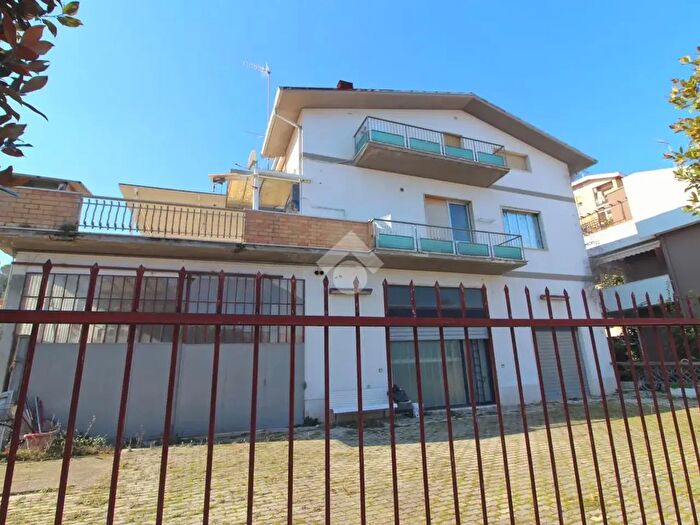 Appartamento trilocale in vendita in Via Sabotino, Giulianova