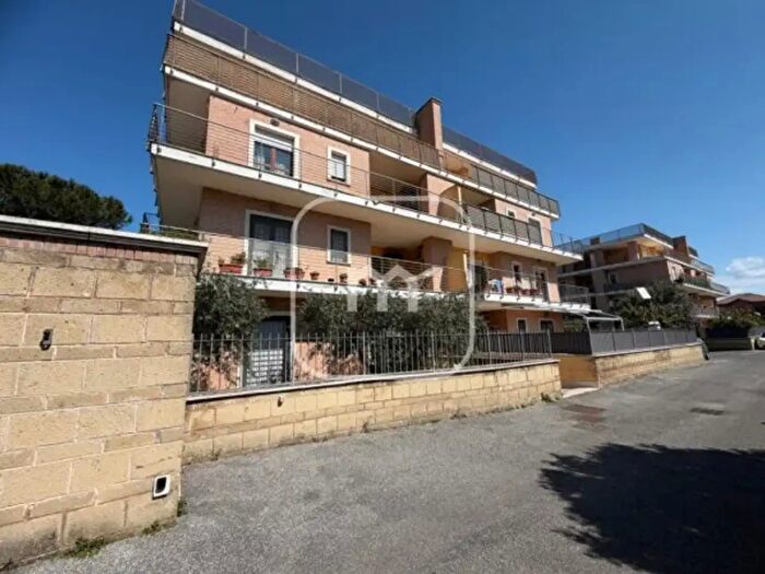 Appartamento bilocale in vendita in Via Avola, Roma