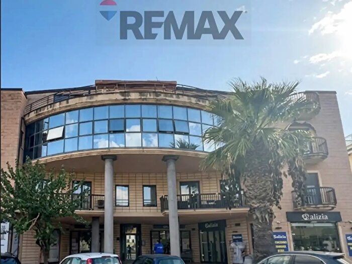 Appartamento quadrilocale in vendita in Viale della Libertà, Trebisacce