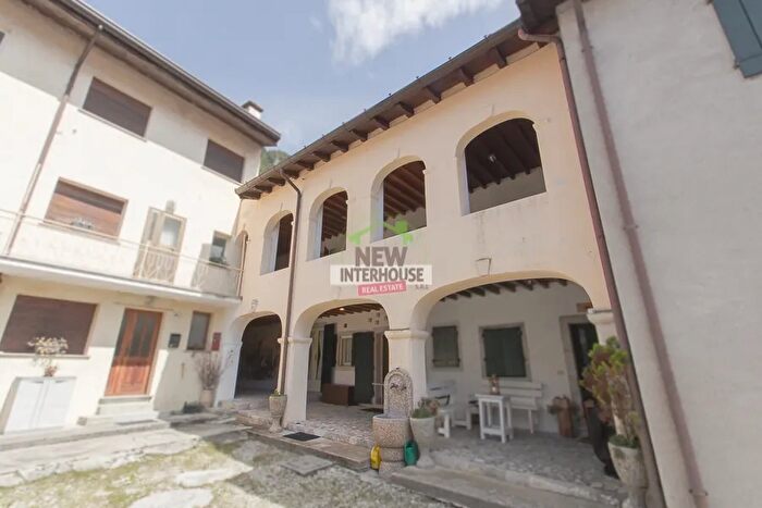 Casa con 7 locali in vendita in Via Venezia c Tramonti di Sopra, Tramonti Di Sopra