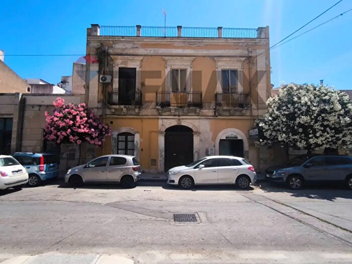 Appartamento quadrilocale in vendita in Via Ierone I l'Etneo, Siracusa